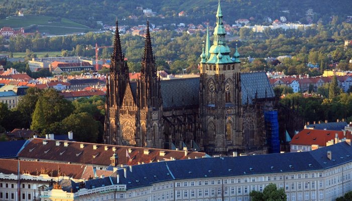 7 Dutch People Arrested in Prague for Mistreating Waiter