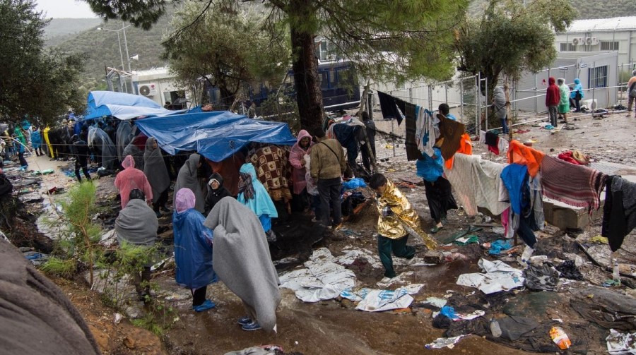 Thousands of Migrants Stay Away From Temporary Camp Lesbos