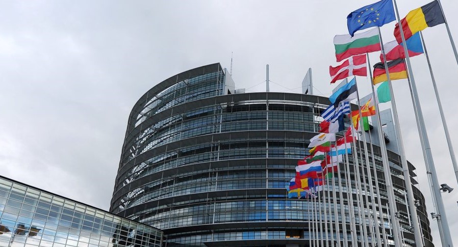 European Parliament: Also Allow 16-Year-Old and From Home to Vote
