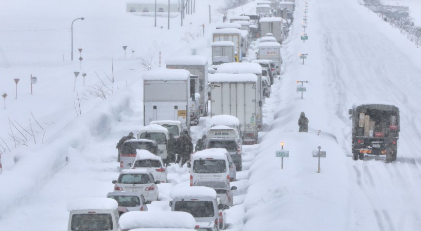 Thousands of Cars Stuck on Japan Highway for Hours Due to Snow Storm