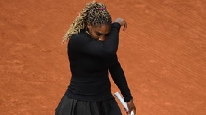 Serena Williams Leaves Press Conference in Tears and Leaves Questions