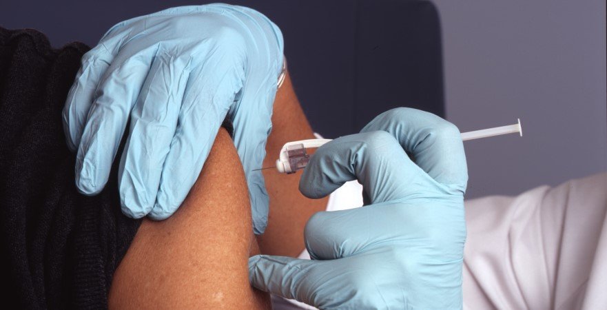 France will Give Risk Groups Third Vaccination from September