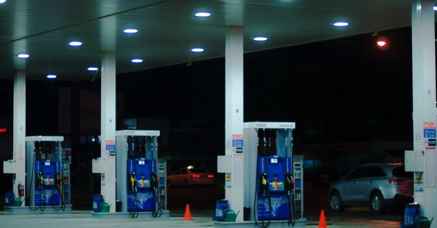 British Soldiers Deliver Fuel to Petrol Stations