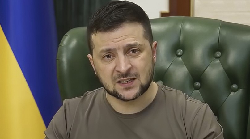 Zelensky Honours Soldiers When Visiting Bachmut